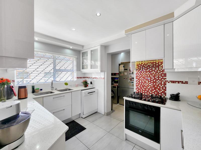 To Let 3 Bedroom Property for Rent in Rondebosch East Western Cape